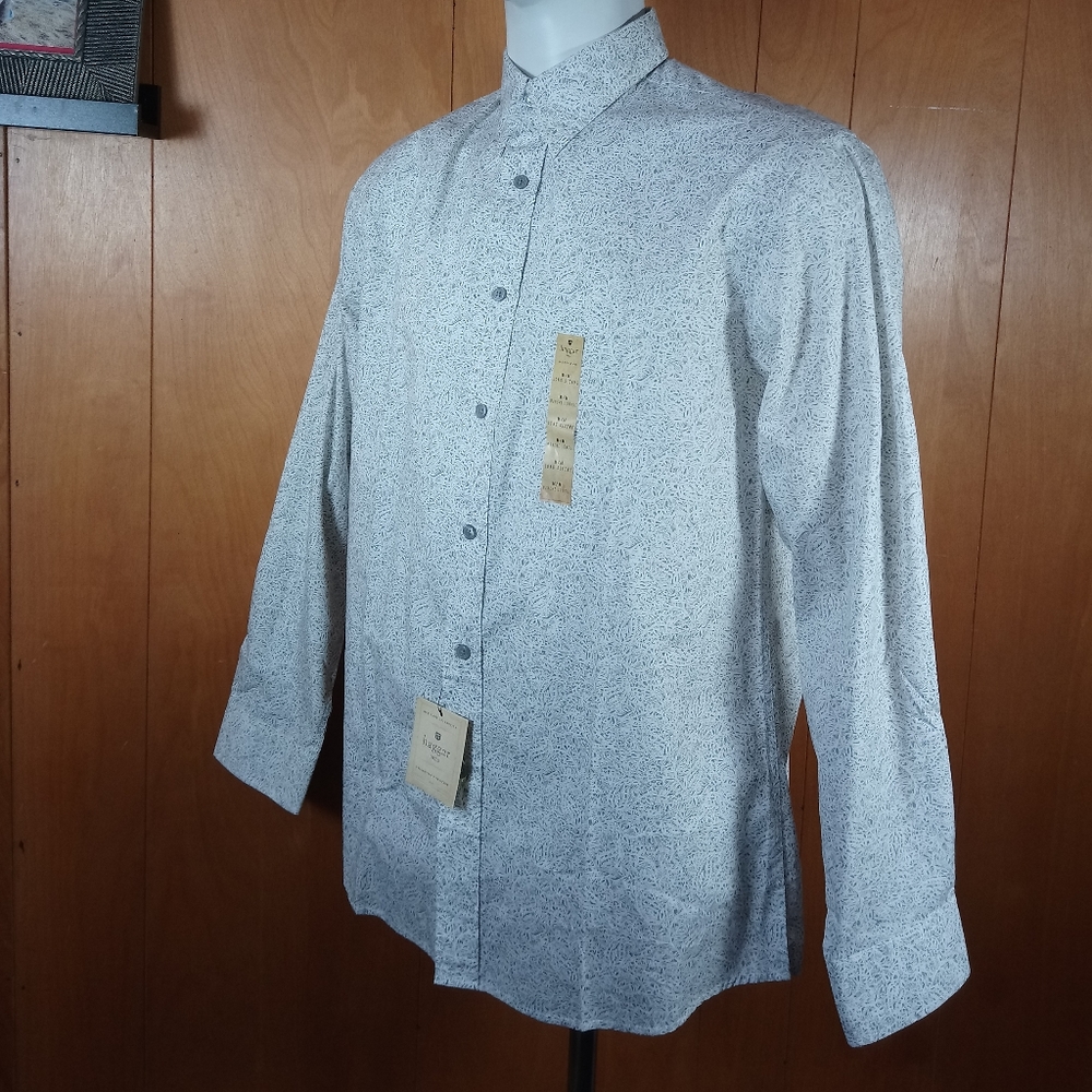 HAGGAR BUTTON DOWN LONG SLEEVE SHIRT